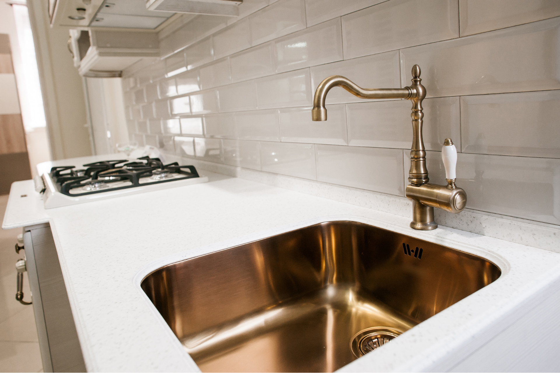 Single-basin stainless steel sink 