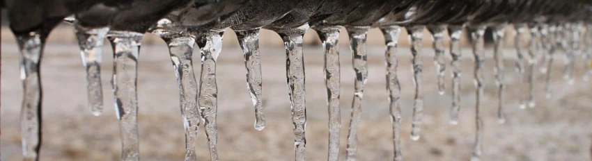 A single cold water pipe frozen